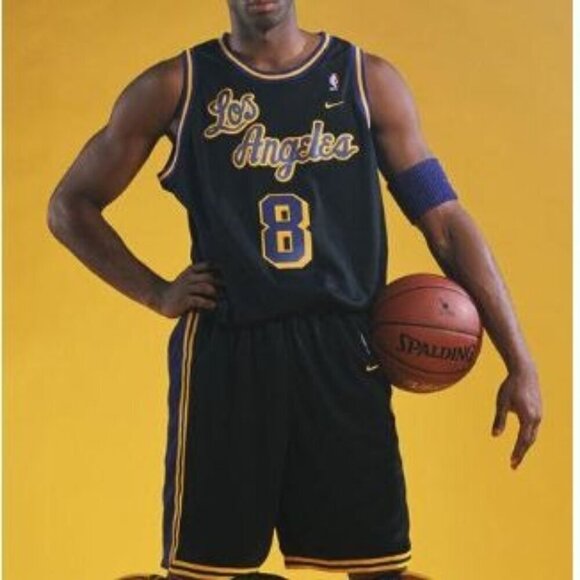 Nike Men's Black Jersey Los Angeles Lakers Kobe Bryant 8 NBA Size W Large (C-5) - Picture 1 of 11